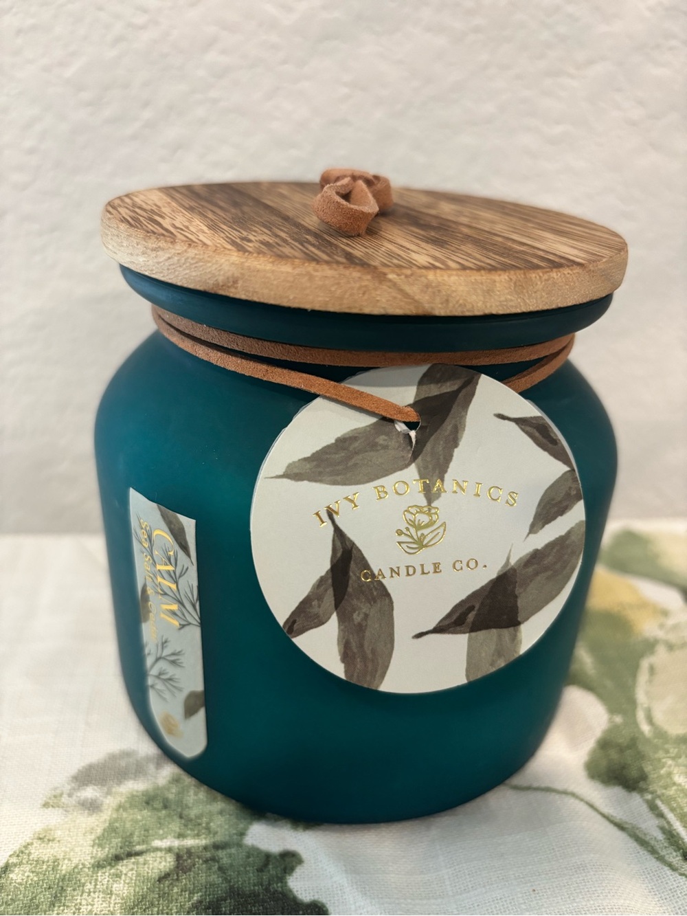 Ivy Botanics Teal Jar Candle with Wooden Lid